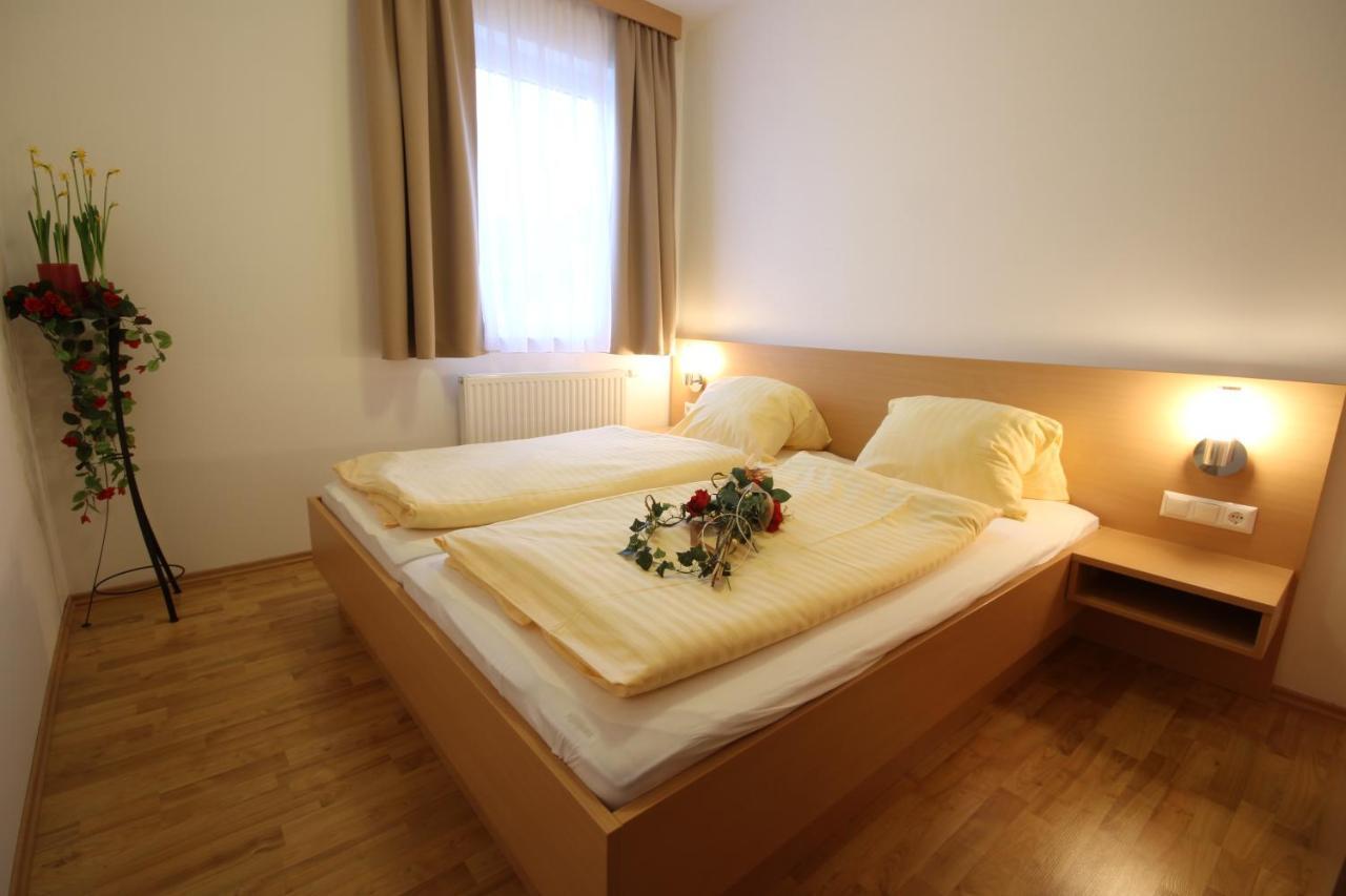 Panoramadorf Saualpe Otel Eberstein Oda fotoğraf